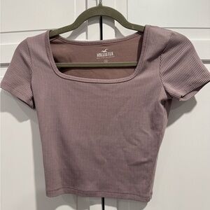 Hollister Women's Ribbed Crop Top in Dusty Pink